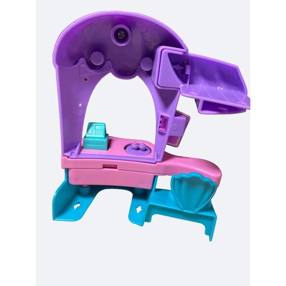 Polly Pocket Smoothie Splash Pack. Smoothie Stand  Accessories and 4 Dolls - Picture 5 of 8